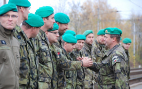 odjezdu_jednotky_se_zucastnil_take_reditel_agentury_vojenskeho_zdravotnictvi_plukovnik_bubenik.jpg