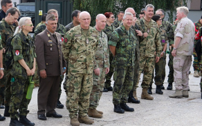 ukazkoveho_dne_se_zucastnily_zastupci_armad_nato_vcetne_generala_zuny_reditele_sekce_podpory_mo.jpg