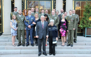 velky_dik_patri_take_rodinym_prislusnikum_a_partnerum_vojaku.jpg